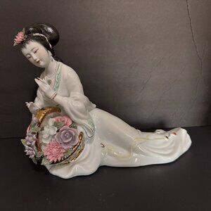 Vtg Chinese Lady Glazed Porcelain Figure Lounging Lotus Buyao 3D Flowers Basket